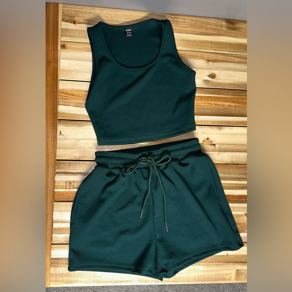 Cropped Rib Tank and Drawstring Shorts Set - Dark Green